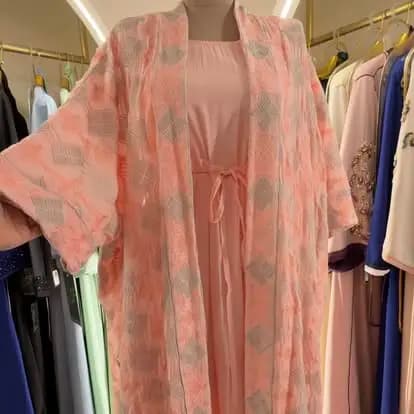 عباية عصرية بقصة كيمونو